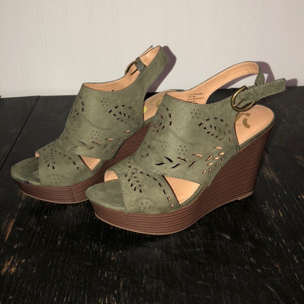 Wedge sandals